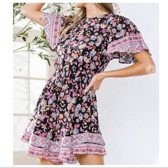 11 Boho Chic Trendy Short Sleeves Floral Ruffle Romper - Picture 2 of 5
